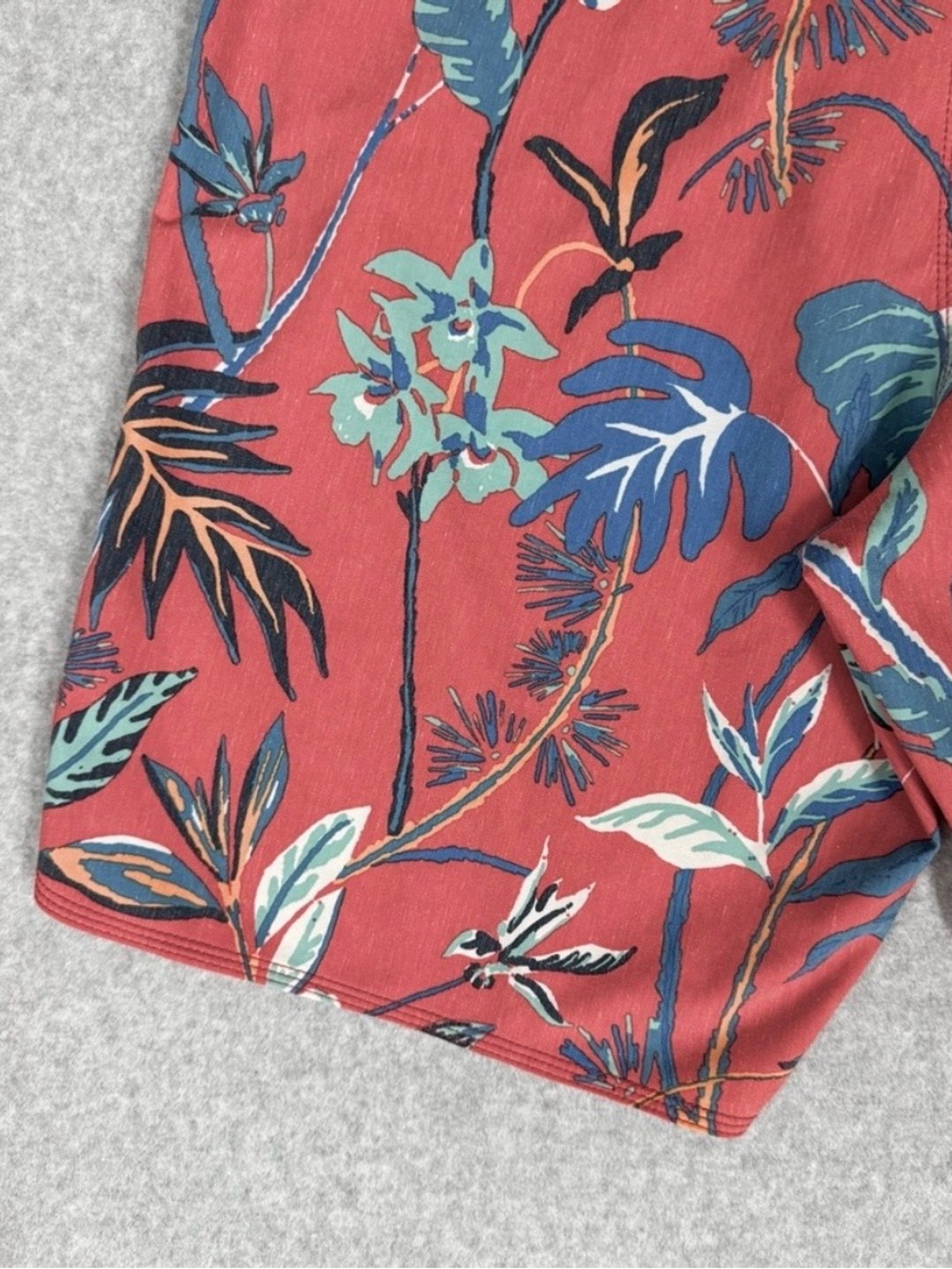 VISSLA Red Coral Floral Men's Swim Board Shorts Swim Trunks Tropical Size 36 - Picture 8 of 14